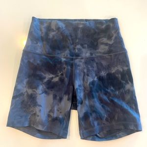 NWOT- Wunder Train HR Short 4”, Size 6